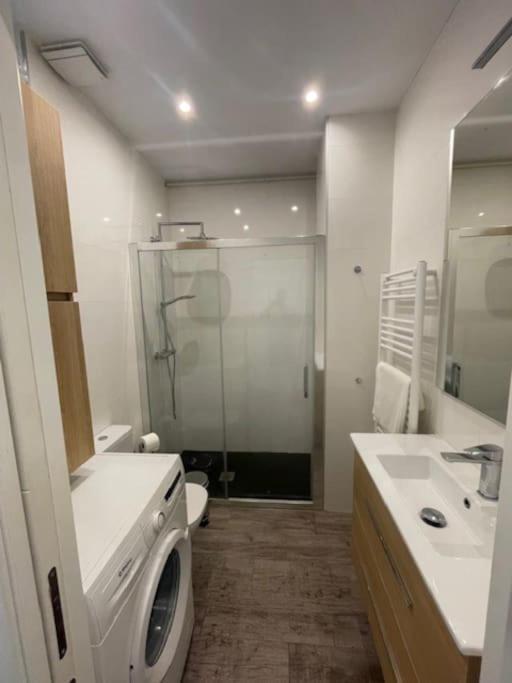 Nuevo Y Confortable Apartamento En Vista Alegre Madrid Exteriör bild
